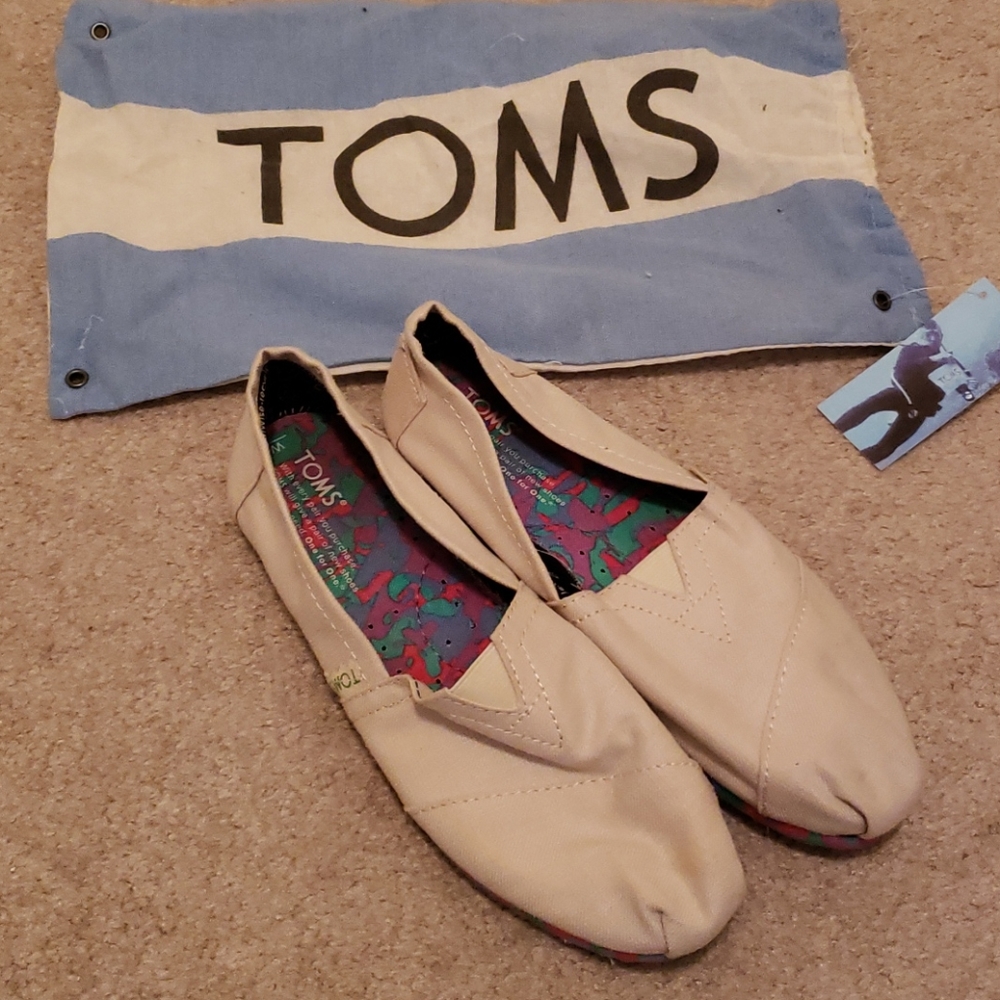 Pair of Cream Toms
